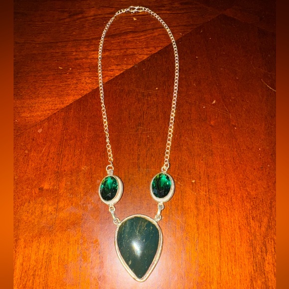 Bloodstone, Emerald teardrop, Lab created, Silver Plated Necklace of 12" - Picture 5 of 8